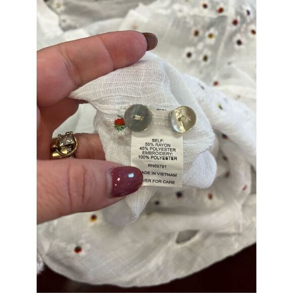 Hope Springs White Flower Embroidered Gauzy Roll Tab Sleeve Button Down Shirt sz - Picture 11 of 11